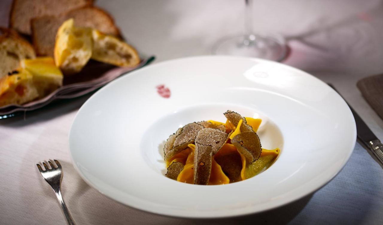 Monticello d'Alba Foresteria Ristorante Conti Roero מראה חיצוני תמונה