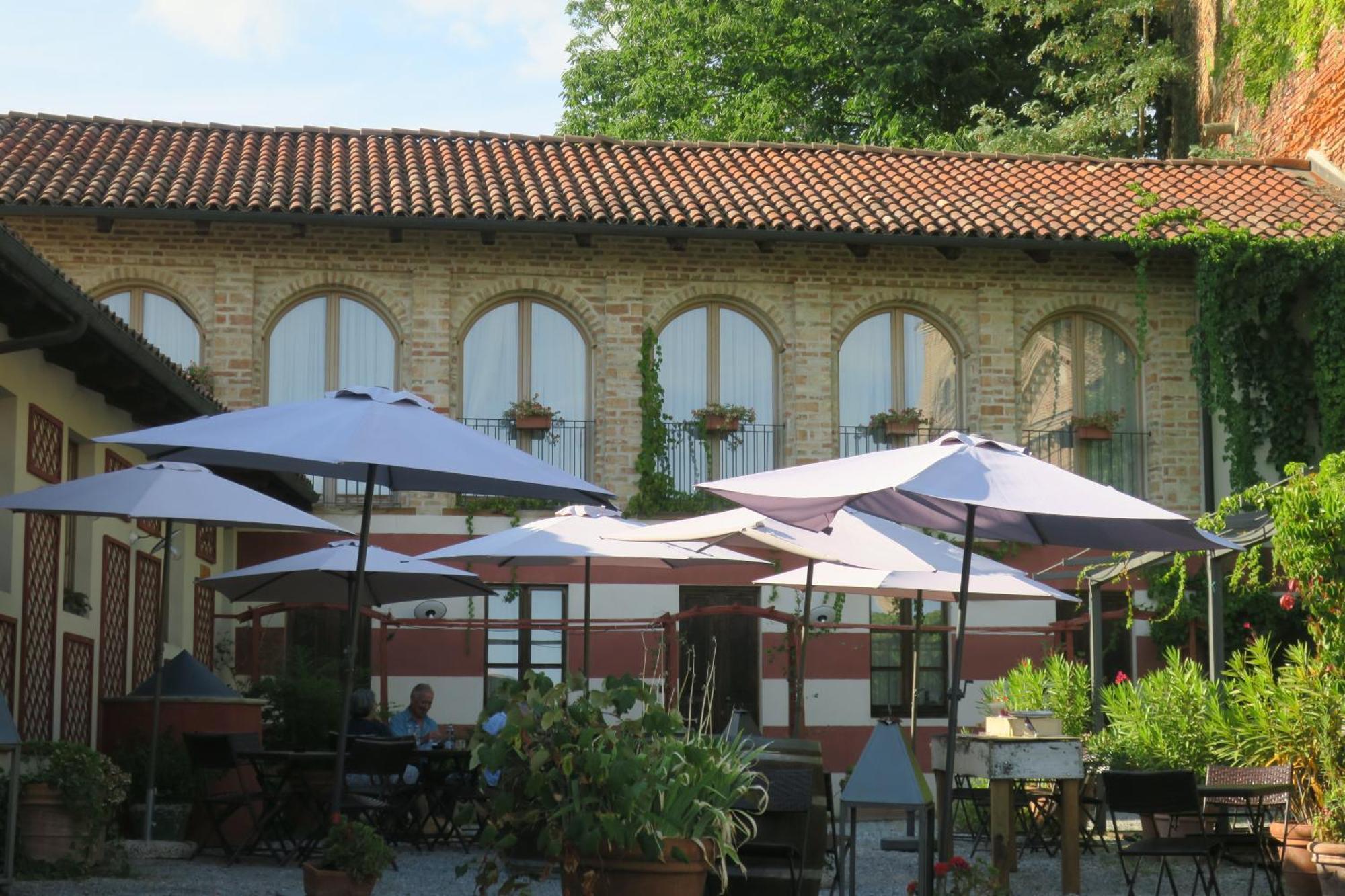 Monticello d'Alba Foresteria Ristorante Conti Roero מראה חיצוני תמונה
